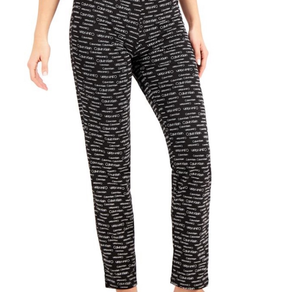 Calvin Klein Black and White logo pajama p…